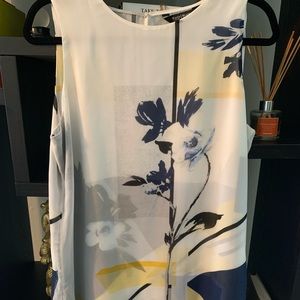 White House Black Market Gorgeous tunic!